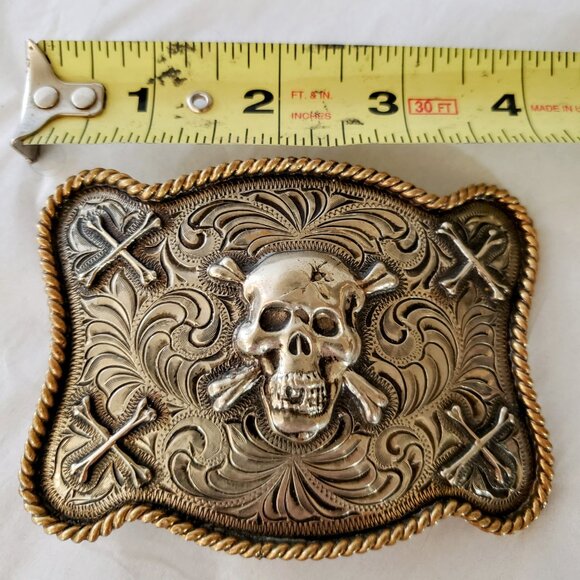 Custom Buckle - Picture 2 of 3